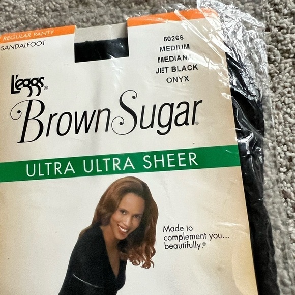 Leggs Size Medium Jet Black Onyx Brown Sugar Ultra Sheer Womens Nylons Pantyhose - Picture 2 of 5